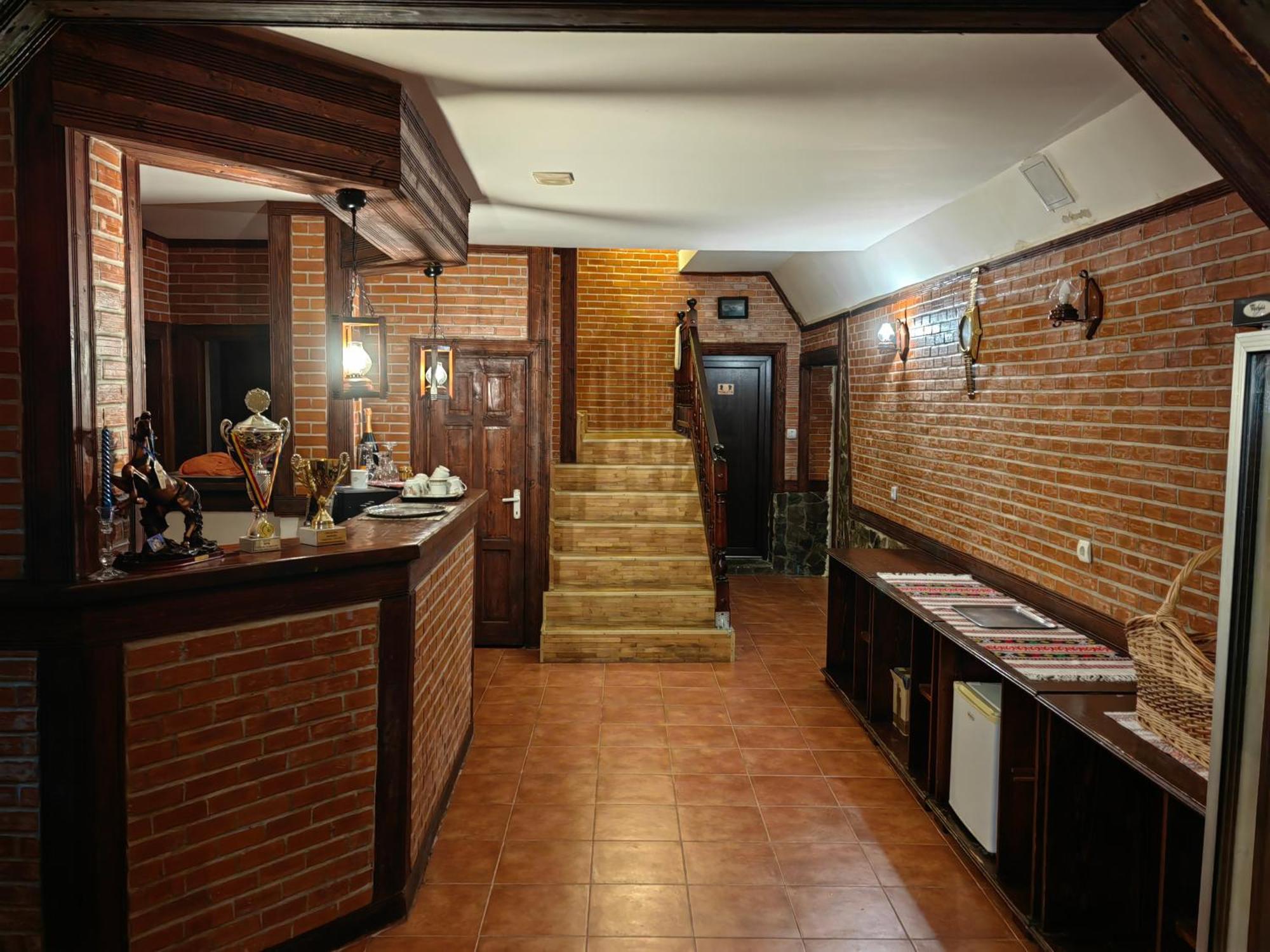 Pensiunea Millenium Sibiu With Parking - Motorcycle Friendly Travel Routes Dış mekan fotoğraf