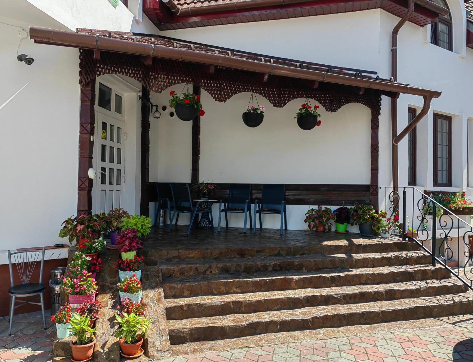 Pensiunea Millenium Sibiu With Parking - Motorcycle Friendly Travel Routes Dış mekan fotoğraf