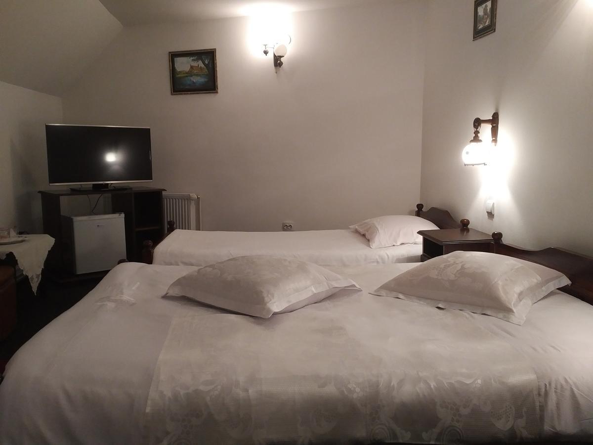 Pensiunea Millenium Sibiu With Parking - Motorcycle Friendly Travel Routes Dış mekan fotoğraf